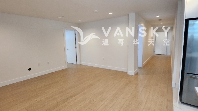 250410131142_BSMT-Living Rm_Hall.jpg